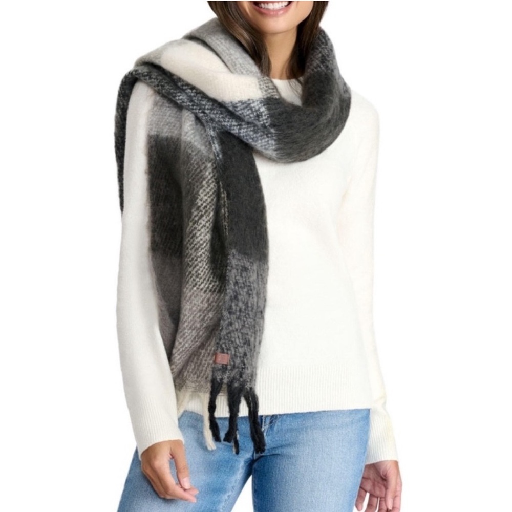 Lucky Brand Plaid Scarf Wrap Gray Ivory One Size